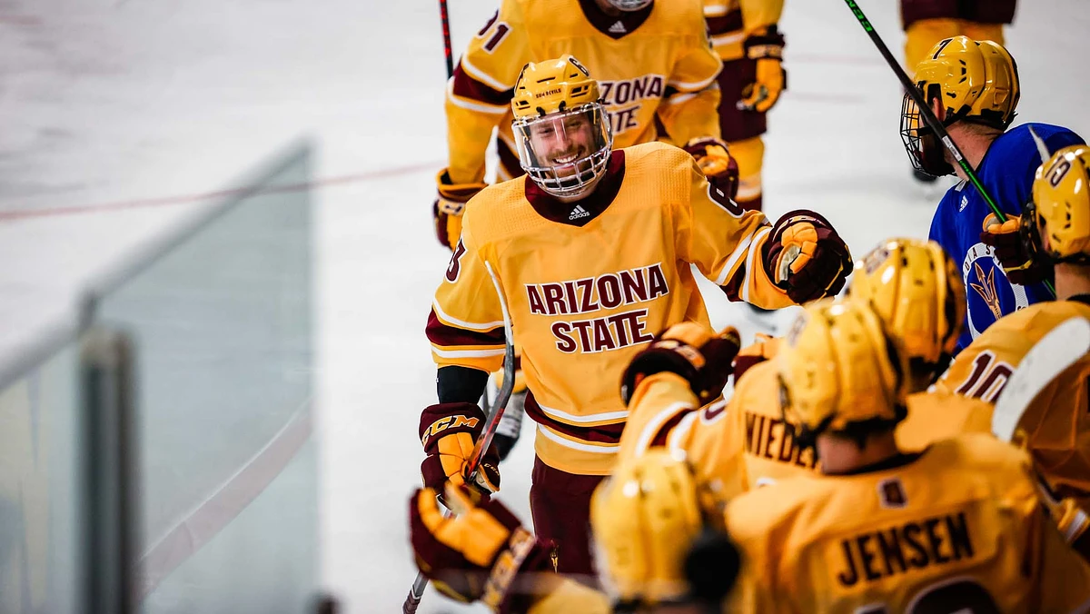 Hockey_high five
